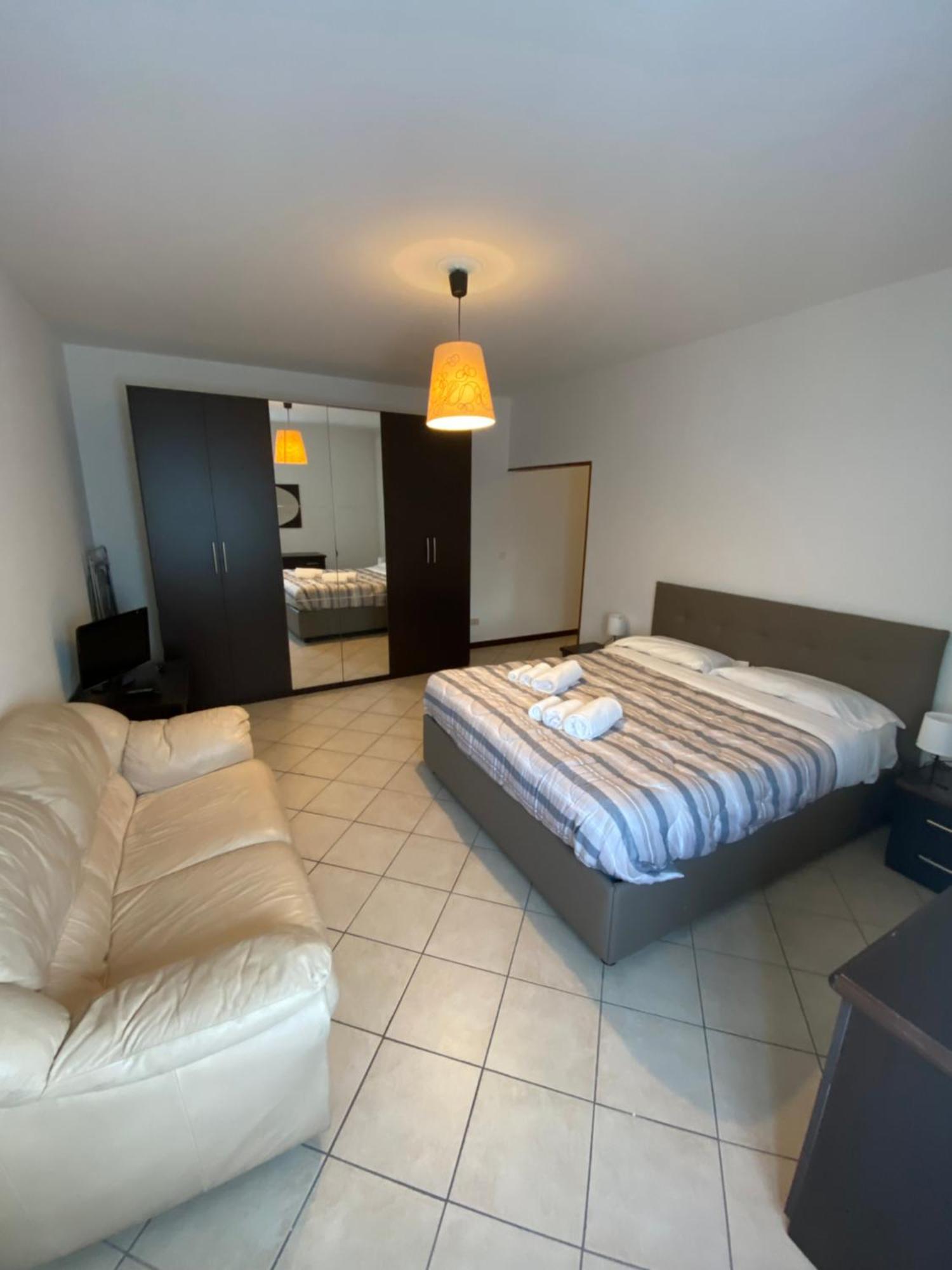 Cozy Lake Como Apartments Valmadrera Zewnętrze zdjęcie